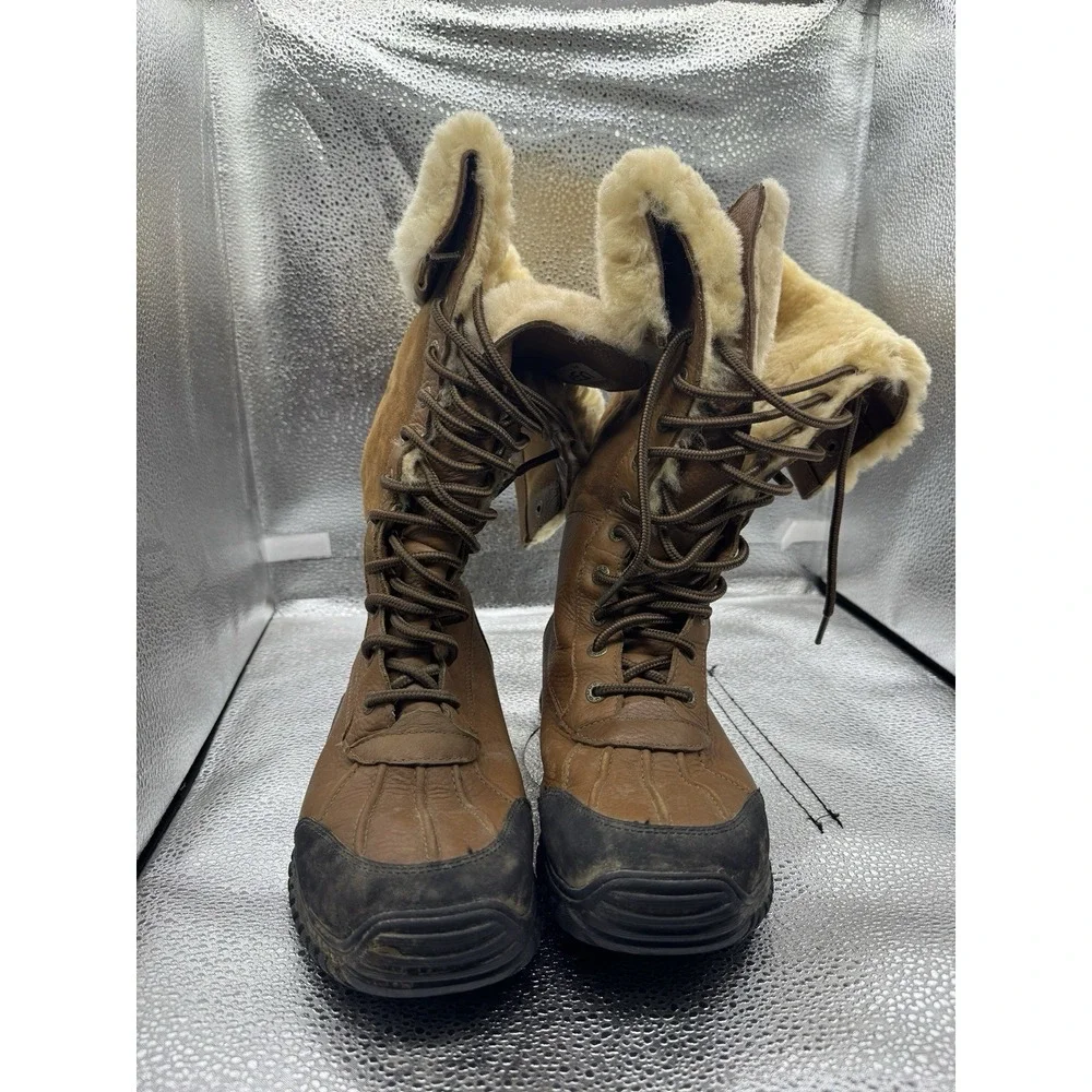 UGG ADIRONDACK TALL 5498 Suede Leather Sheepskin Lined Boots 9.5 Vibram Chestnut